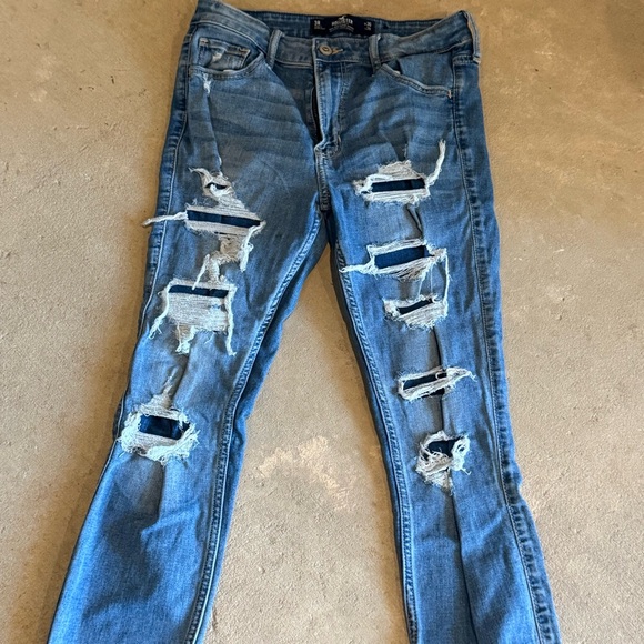 Hollister Blue Skinny Jeans with Distressed Detailing - Picture 2 of 7